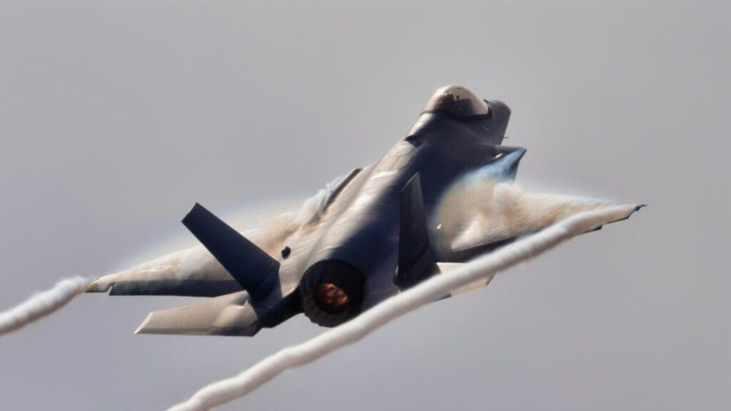 Navy F-35s can’t play well with others, so the service is betting big on sims