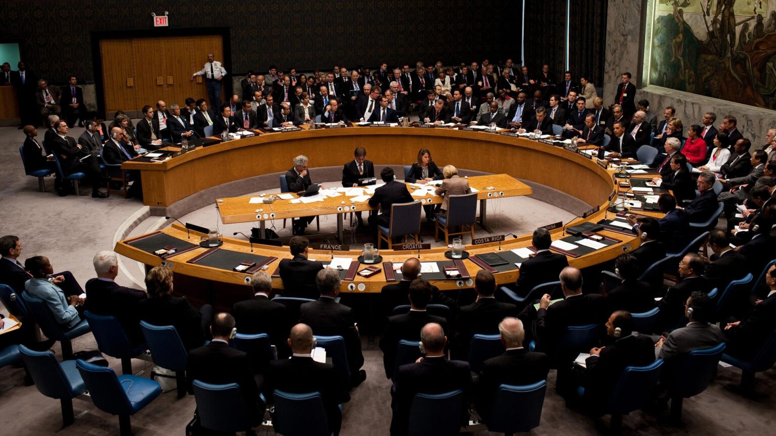 Putin Suggests Putting Ukraine Under UN-Sponsored External Governance, Boasts of Battlefield Gains