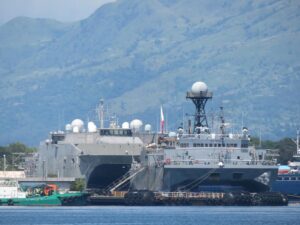 ‘I did not have international relations with that country,’ USS Clinton’s skipper says after penetrating South China Sea
