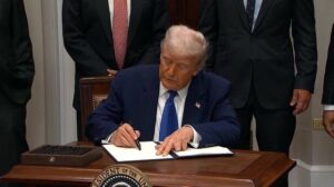 What’s wrong with Trump accepting a 747 from Qatar? Everything.
