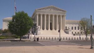 Supreme Court Rejects Trump Bid to Resume Quick Deportations of Venezuelans Under 18th-Century Law