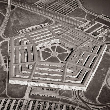Pentagon lost contact with Army helo that caused DC jet diversions